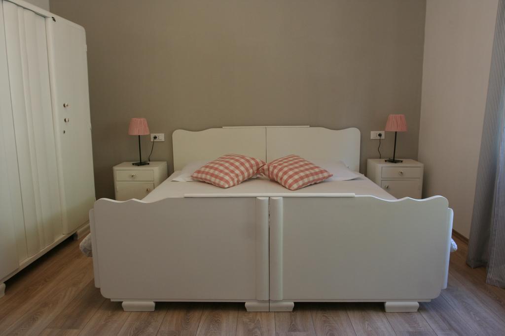 Tiana Apartment